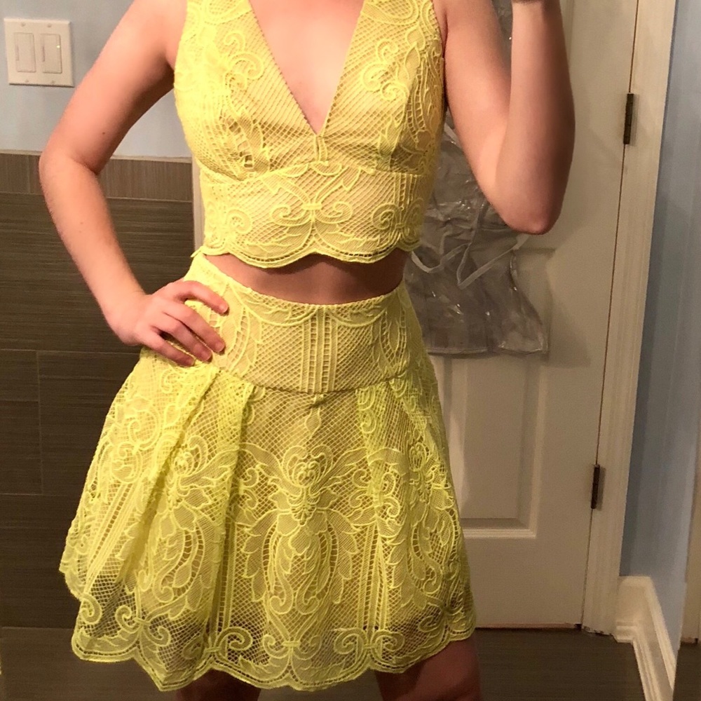 Two piece crop and skirt set💛